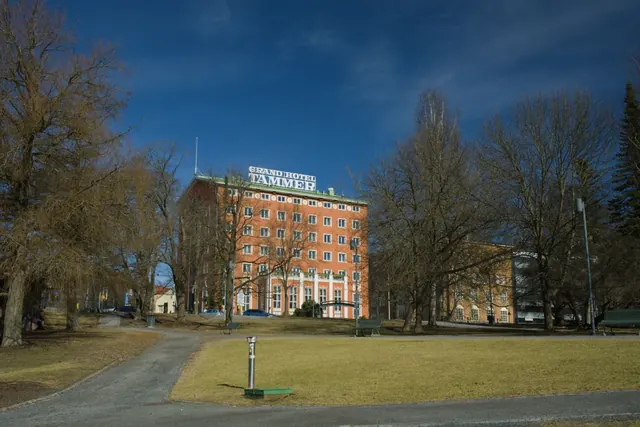 Hotelli Tammer ja puisto Tampereen keskustassa