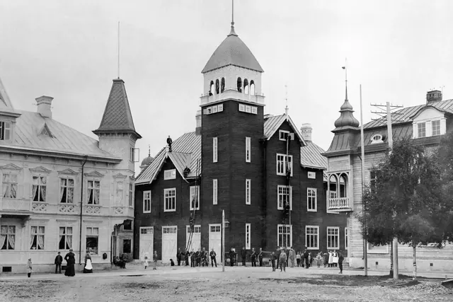 Skellefteån vanha paloasema mustavalkoisessa kuvassa